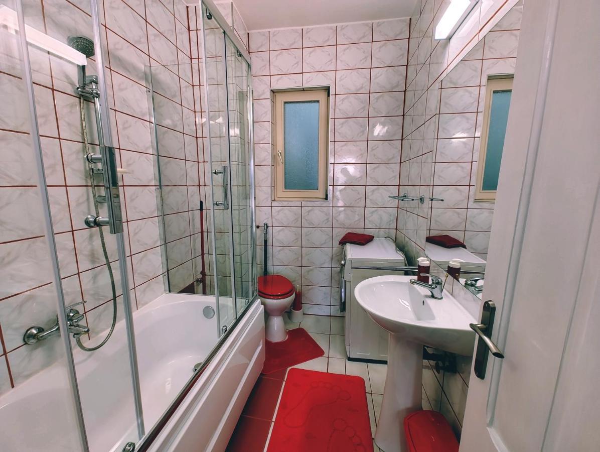 Ten'S Apartment - Spatios Si Linistit คลูจ-นาโปกา ภายนอก รูปภาพ