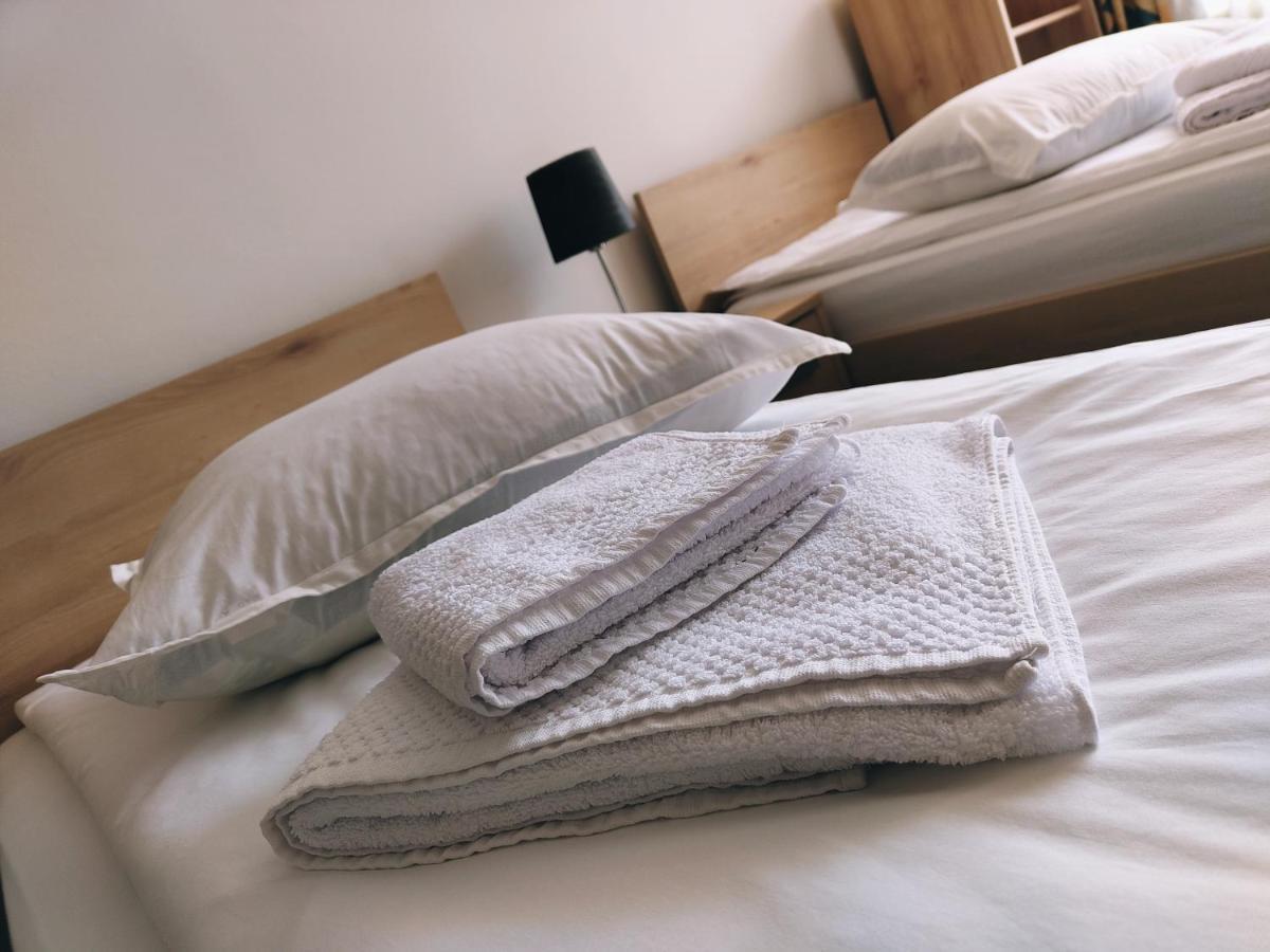 Ten'S Apartment - Spatios Si Linistit คลูจ-นาโปกา ภายนอก รูปภาพ