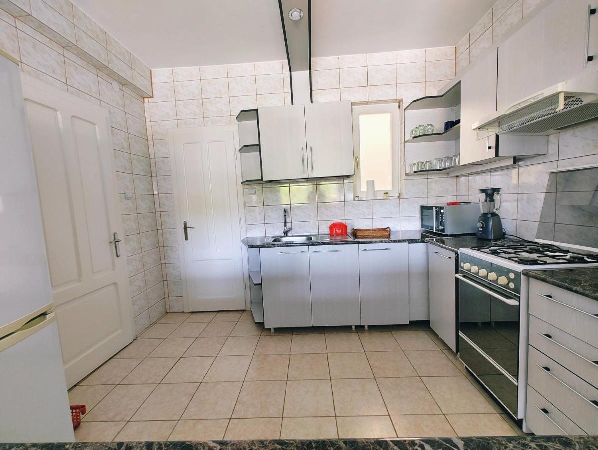 Ten'S Apartment - Spatios Si Linistit คลูจ-นาโปกา ภายนอก รูปภาพ